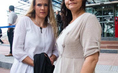 Två modiga barnmorskors berättelser
